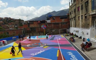 Con apoyo de la UCAB vecinos recuperaron cancha deportiva en liceo de Antímano