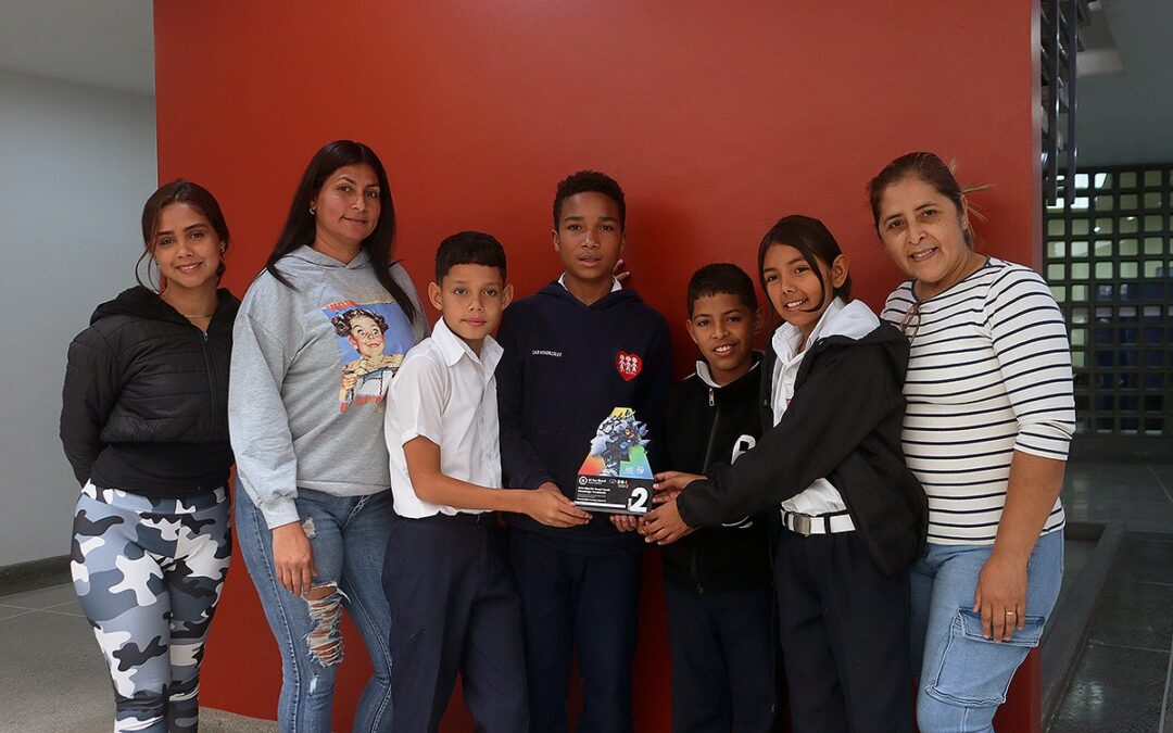 Alumnos de Fe y Alegría ganan premio de robótica con apoyo del CIED UCAB